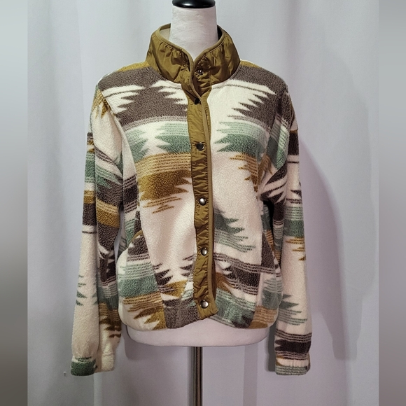 Weekends Everyday Women's Sage Brown Aztec Pattern Button Down Shacket Size Med - Picture 2 of 10